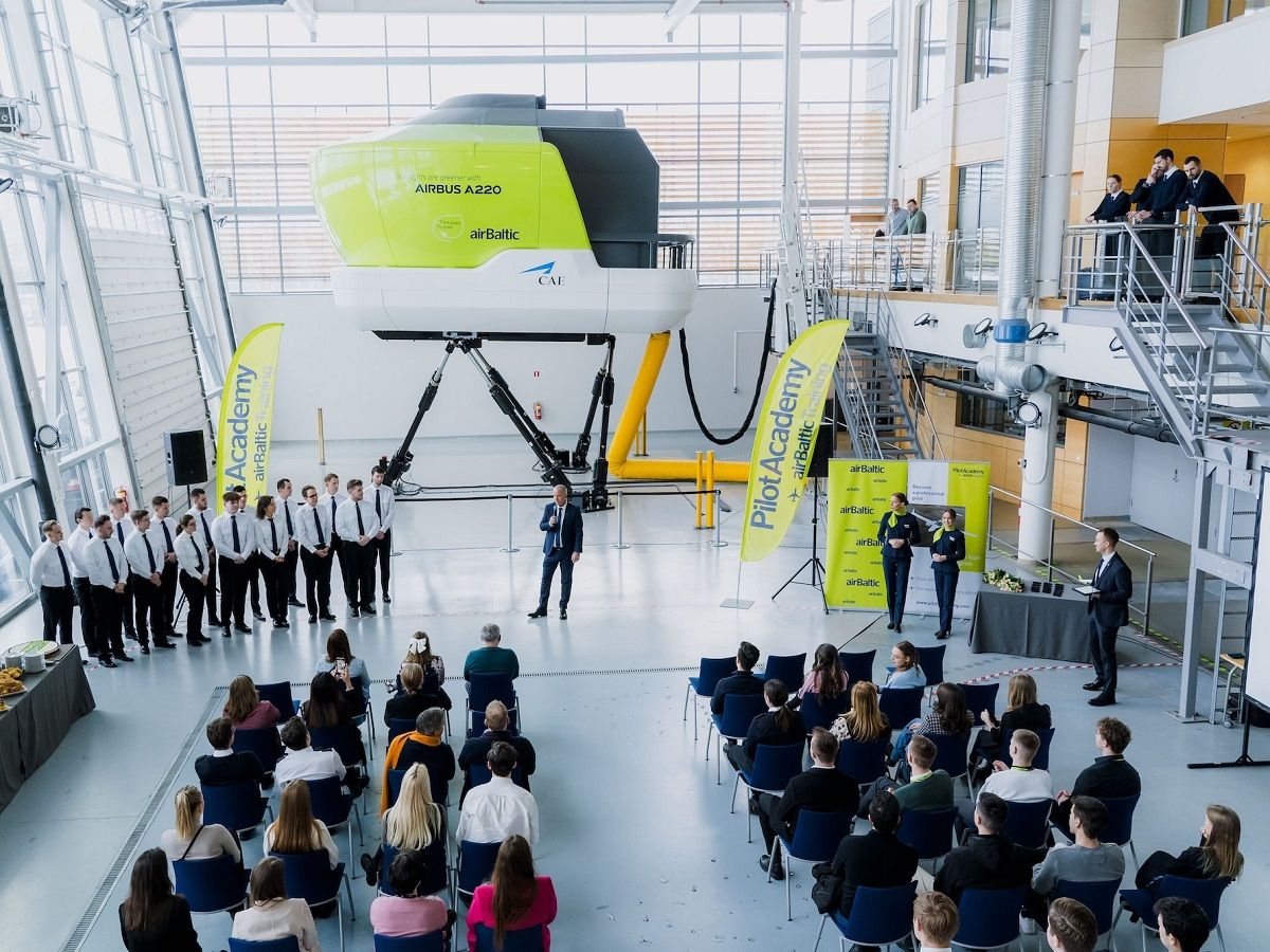 On Their Way to CPLs with airBaltic | Halldale Group
